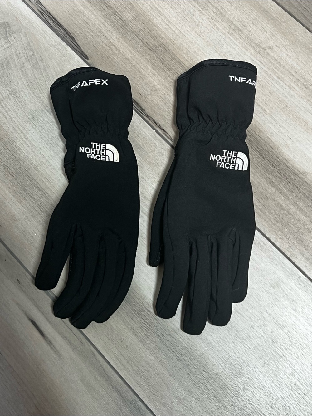 The North Face Apex Black Gloves Women’s XS